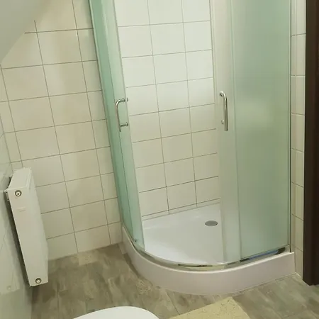 Stas -przy Szkole Nr 3 W Skawie