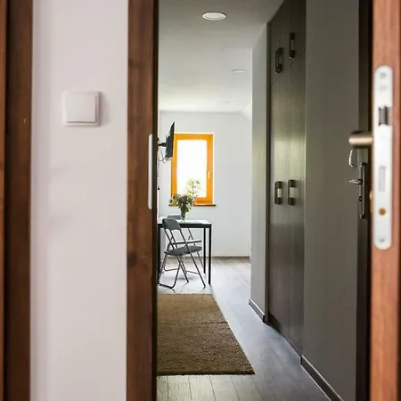 Stas -przy Szkole Nr 3 W Skawie * Skawa