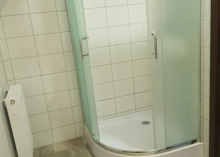 Stas -przy Szkole Nr 3 W Skawie